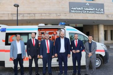 وزارة الصحة العامة تسلم جمعية الإسعاف اللبناني سيارة إسعاف مقدمة كهبة من العراق