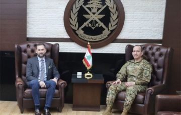 جنبلاط من اليرزة يعلن تضامنه مع جهود الجيش في ظل الظروف الراهنة