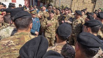 قائد الجيش: حملات التجني لن تثنينا عن الواجب قائد الجيش: حملات التجني لن تثنينا عن الواجب