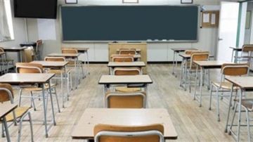 المتعاقدون: تعطيل المدارس يحرمنا من لقمة العيش