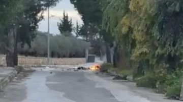 بالفيديو: استهداف دراجة نارية في العيشية