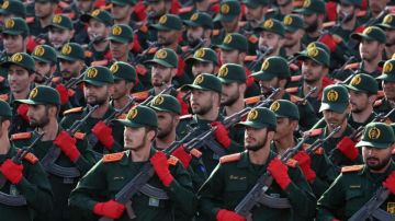 هكذا يمسك الحرس الثوري بـ الحزب