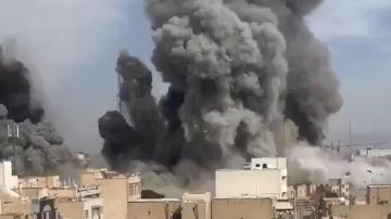 بالفيديو: غارات عنيفة على قاعدة الباسيج في طهران