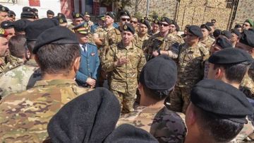 قائد الجيش: حملات التجني لن تثني المؤسسة العسكرية عن أداء واجبها قائد الجيش: حملات التجني لن تثني المؤسسة العسكرية عن أداء واجبها