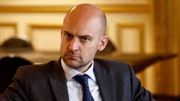 وزير الخارجية الفرنسي جان نويل بارو: أن الاستفزاز غير المقبول من الحزب هدد استقرار لبنان