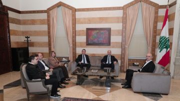 الحجار يتابع ملف النزوح... ويعطي التوجيهات اللازمة لتكثيف الجهود الحجار يتابع ملف النزوح... ويعطي التوجيهات اللازمة لتكثيف الجهود