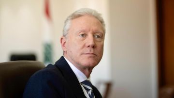 رجي يتصل بنظيره القبرصي ويؤكد تضامن لبنان مع نيقوسيا رجي يتصل بنظيره القبرصي ويؤكد تضامن لبنان مع نيقوسيا