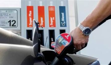 خوفا من نفاد الإمدادات.. دولة أوروبية تفرض قيودا على مشتريات الوقود