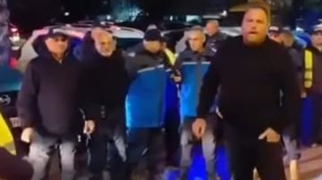 مبادرة تقدر لبلدية أنطلياس: يللي جايين من الجنوب وبيروت هودي ما بخوفوا هودي أهلنا مبادرة تقدر لبلدية أنطلياس: يللي جايين من الجنوب وبيروت هودي ما بخوفوا هودي أهلنا