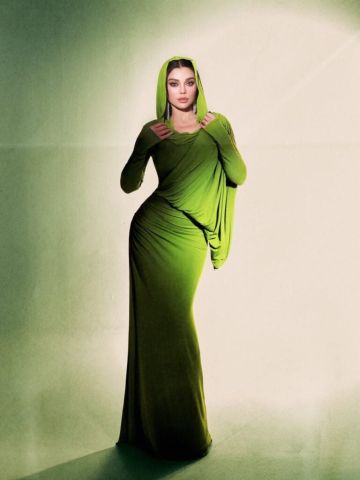 إطلالة ايقونية لهيفاء وهبي بمناسبة عيد الفطر إطلالة ايقونية لهيفاء وهبي بمناسبة عيد الفطر