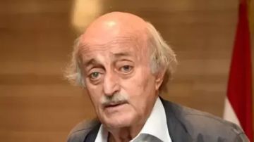 جنبلاط: قرار الحكومة حظر نشاطات الحزب العسكرية ممتاز