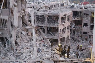 صواريخ إيرانية تضرب تل أبيب ومناطق وسط فلسطين المحتلة.. إصابات وسقوط شظايا صواريخ إيرانية تضرب تل أبيب ومناطق وسط فلسطين المحتلة.. إصابات وسقوط شظايا