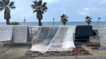 امتعاض في بيروت من انتشار الخيم على الكورنيش البحري امتعاض في بيروت من انتشار الخيم على الكورنيش البحري