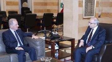 سلام بحث مع السفير عيسى في التطورات الأخيرة