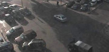 ليلة رعب في الشفروليه سيارة مجهولة تمطر محلا بالرصاص