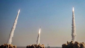 تحذير إسرائيلي: نصف الصواريخ الإيرانية برؤوس انشطارية وشظاياها قاتلة