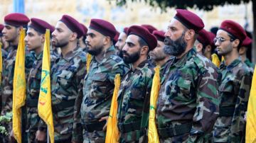 صواريخ التوقيت الخاطئ: من يتخذ القرار داخل الحزب؟