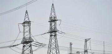 عواصف وصواعق تفصل معامل الإنتاج انقطاع عام للكهرباء في لبنان