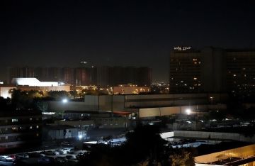 إنفجارات في قاعدة فيكتوريا الأميركية في بغداد إثر استهداف بالطيران المسير