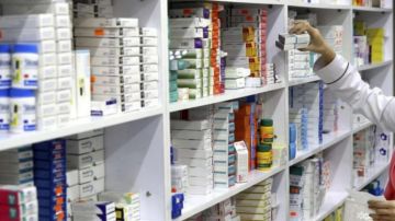 هل يكفي مخزون الأدوية؟