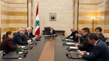 بالصورة: سلام في مكتبه منذ ساعات الفجر