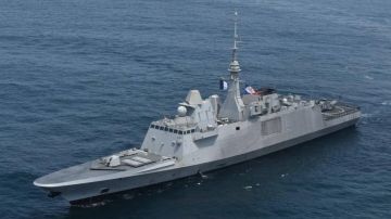 سفن حربية فرنسية إلى مضيق هرمز؟!