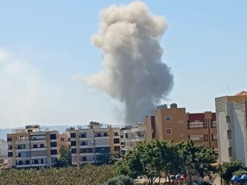 غارة إسرائيلية على المبنى المهدد في العباسية غارة إسرائيلية على المبنى المهدد في العباسية