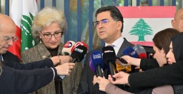 وزراء التربية والاعلام والتنمية جالوا في مركزي إيواء ببيروت وأكدوا تعزيز التنسيق الحكومي واستمرار التعليم