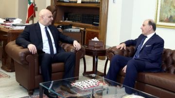 الرئيس عون اطلع من حاكم المركزي على أجواء اجتماعاته في باريس والإجراءات الاحترازية للحفاظ على الاستقرار النقدي