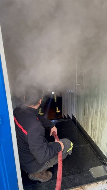 بالفيديو حريق كبير في مكاتب الهديل