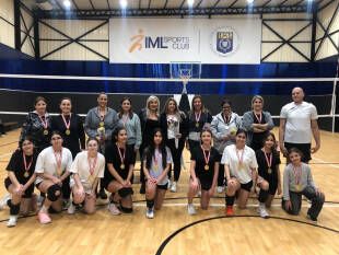 طائرة ودية لمناسبة عيد الأم من تنظيم أكاديمية IML