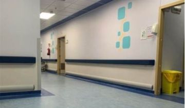 بعدما خضعت لعملية جراحية دقيقة فنانة شهيرة توجه رسالة إلى زوجها (صورة)