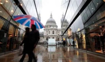 الإنفاق الاستهلاكي يتباطأ قبل تأثير حرب إيران على الاقتصاد البريطاني