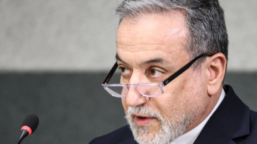 عراقتشي امام مجلس حقوق الانسان: استهداف مدرسة الشجرة الطيبة في ايران جريمة حرب