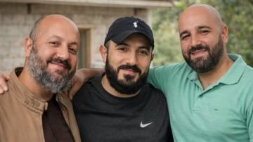 الإخوة السعداء علي وعباس وأحمد عميص رحلة شوق انتهت بعناق في جنات الخلد.