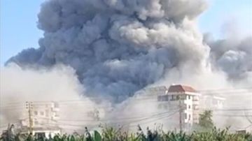 غارات تستهدف المباني المهددة على مفرق معركة - صور غارات تستهدف المباني المهددة على مفرق معركة - صور