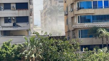 بالصور: دمار بعد الغارة على الجناح