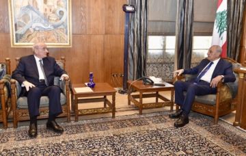 بري تابع تطورات الاوضاع والمستجدات السياسية والميدانية خلال استقباله السفير البريطاني ووزير الدفاع