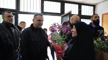 مبادرة إنسانية لبلدية الشويفات: تكريم الأمهات النازحات وإدخال الفرح إلى قلوب الأطفال مبادرة إنسانية لبلدية الشويفات: تكريم الأمهات النازحات وإدخال الفرح إلى قلوب الأطفال