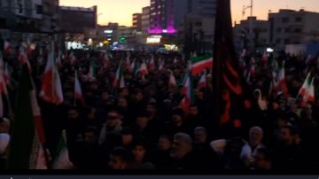 بالفيديو: حشود شعبية بعد إعلان مقتل خامنئي