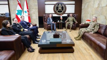 سلسلة استقبالات لقائد الجيش في اليرزة سلسلة استقبالات لقائد الجيش في اليرزة