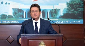 كنعان من بعبدا: الالتفاف حول رئيس الجمهورية والجيش أضعف الإيمان والوضع لا يحتمل غير ذلك كنعان من بعبدا: الالتفاف حول رئيس الجمهورية والجيش أضعف الإيمان والوضع لا يحتمل غير ذلك