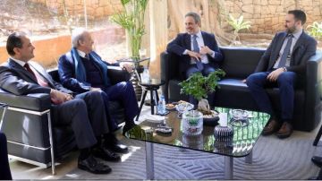 معوض استقبل وفدا من اللقاء الديمقراطي: لخلق شبكة أمان سياسية للحفاظ على لبنان