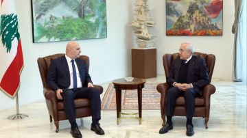سليمان زار الرئيس عون: نؤيد مبادرة التفاوض المباشر مع إسرائيل سليمان زار الرئيس عون: نؤيد مبادرة التفاوض المباشر مع إسرائيل
