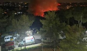 غارة قرب مركز النبطية.. 11 جريحا من الدفاع المدني وأضرار جسيمة