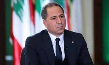 الجميل: الخائن هو من حول لبنان لثكنة عسكرية إيرانية والمطلوب فورا تسليم سلاح حزب الله أو نزعه الجميل: الخائن هو من حول لبنان لثكنة عسكرية إيرانية والمطلوب فورا تسليم سلاح حزب الله أو نزعه