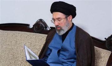 مجتبى خامنئي لبزشكيان: لا بد من القضاء على أمن الأعداء 