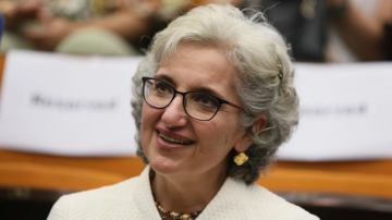 وزيرة التربية: المدارس الرسمية ستبقى مقفلة هذا الأسبوع ونعمل للتعويض عبر برنامج للتعليم من بعد