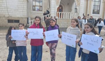 ارفعوا اشرعة القيامة من الحدود من دون حدود