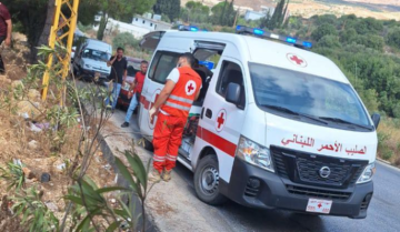 الصليب الاحمر: إصابة مسعفين إثنين بجروح خلال عملية إنقاذ في مجدل زون